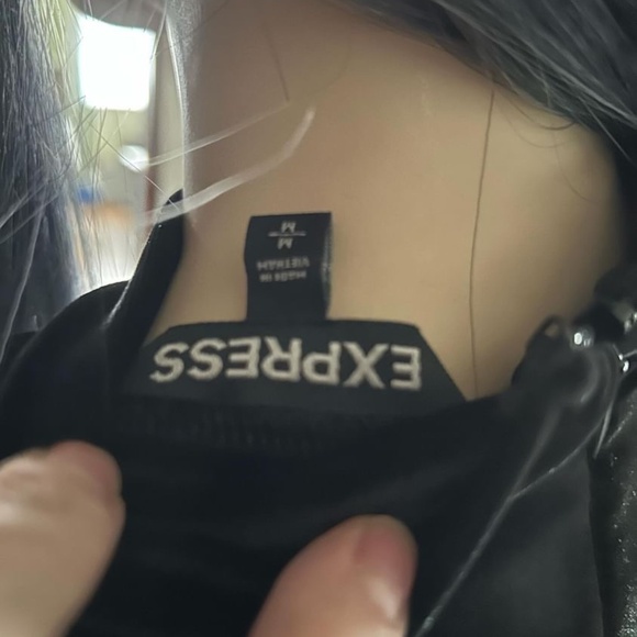 EXPRESS Women's Black Velvet Velour Choker Plunge Long Sleeve Black Romper - Picture 8 of 12